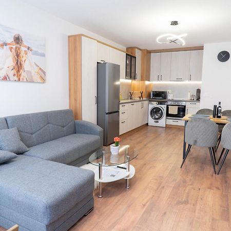 New Modern & Cozy Apartment With Free Private Parking And Ev Charging Station Varna ภายนอก รูปภาพ