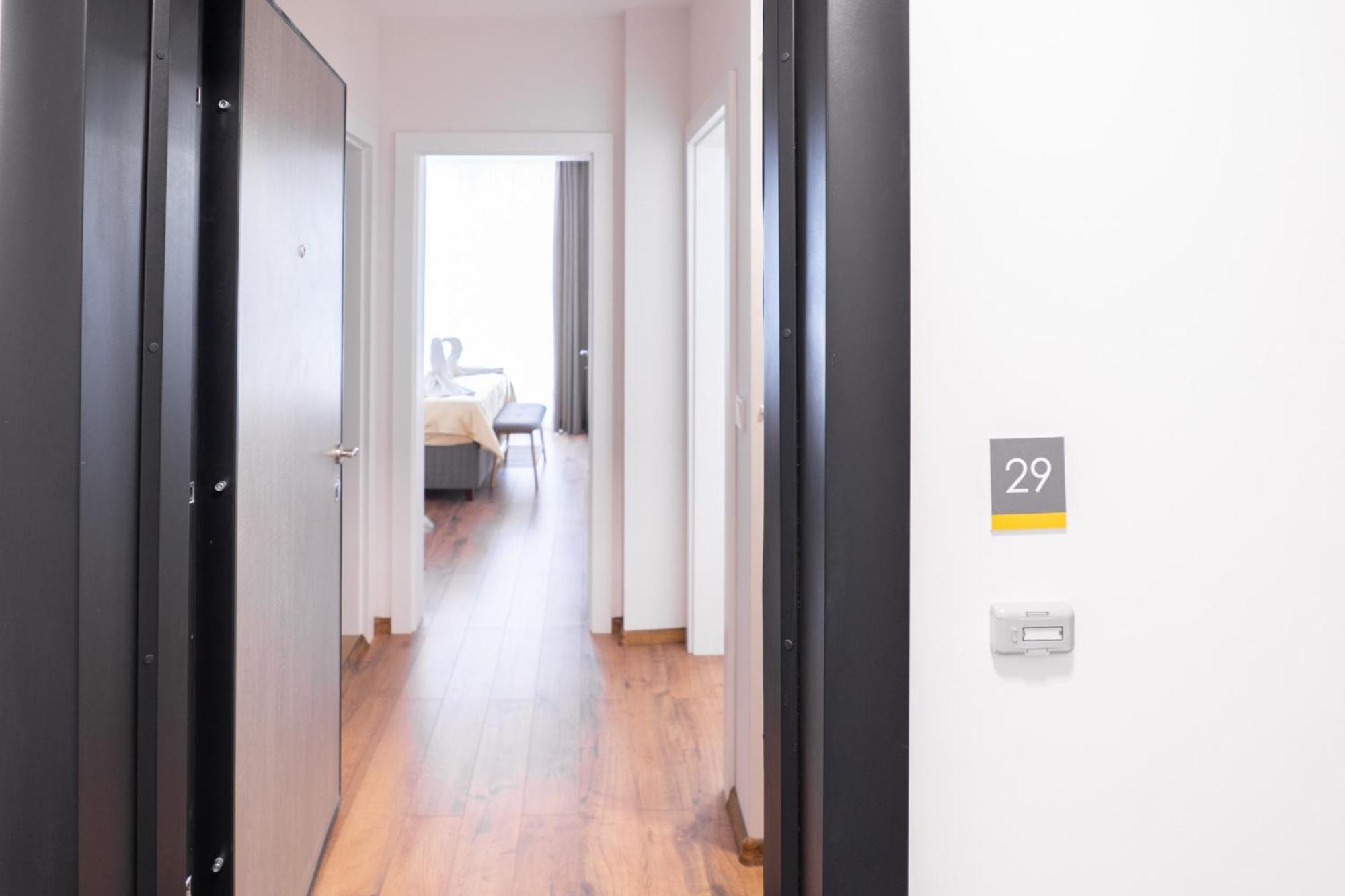 New Modern & Cozy Apartment With Free Private Parking And Ev Charging Station Varna ภายนอก รูปภาพ