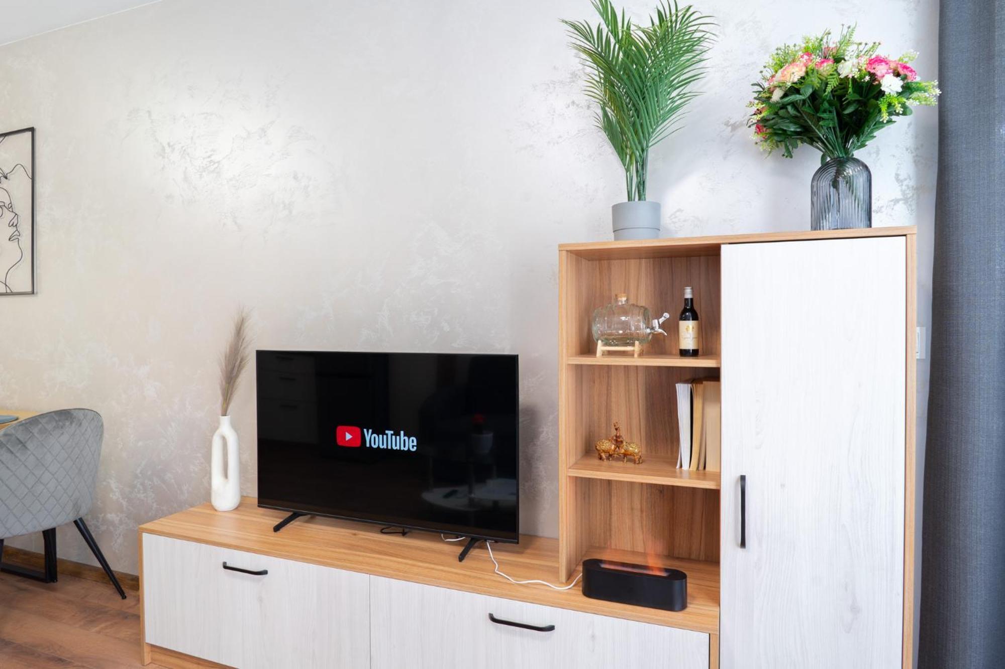 New Modern & Cozy Apartment With Free Private Parking And Ev Charging Station Varna ภายนอก รูปภาพ