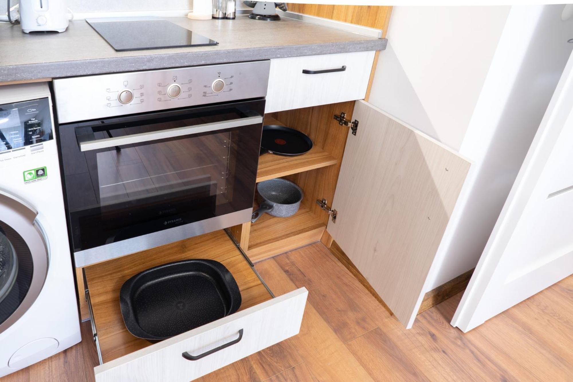New Modern & Cozy Apartment With Free Private Parking And Ev Charging Station Varna ภายนอก รูปภาพ