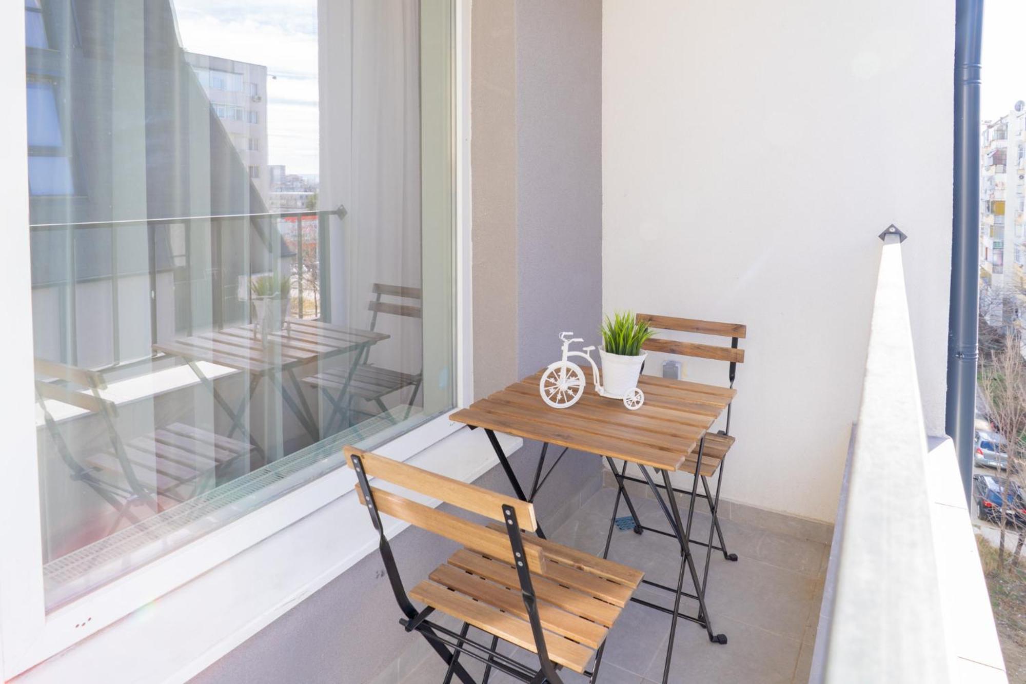 New Modern & Cozy Apartment With Free Private Parking And Ev Charging Station Varna ภายนอก รูปภาพ