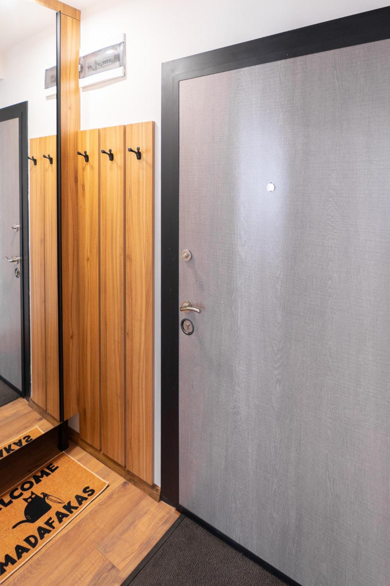 New Modern & Cozy Apartment With Free Private Parking And Ev Charging Station Varna ภายนอก รูปภาพ